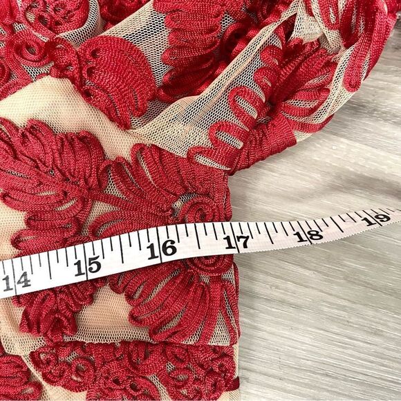 Trina Turk Dress Women’s 2 Red & Beige Floral Embroidered Bell Sleeve Sheath - Picture 9 of 11